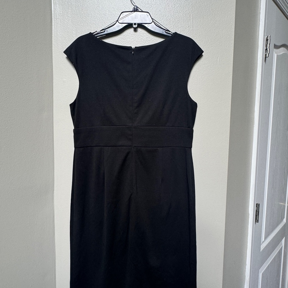 Maggy London Black Sheath Dress - Size 14 - Red Floral Embroidered Neckline - Picture 7 of 8